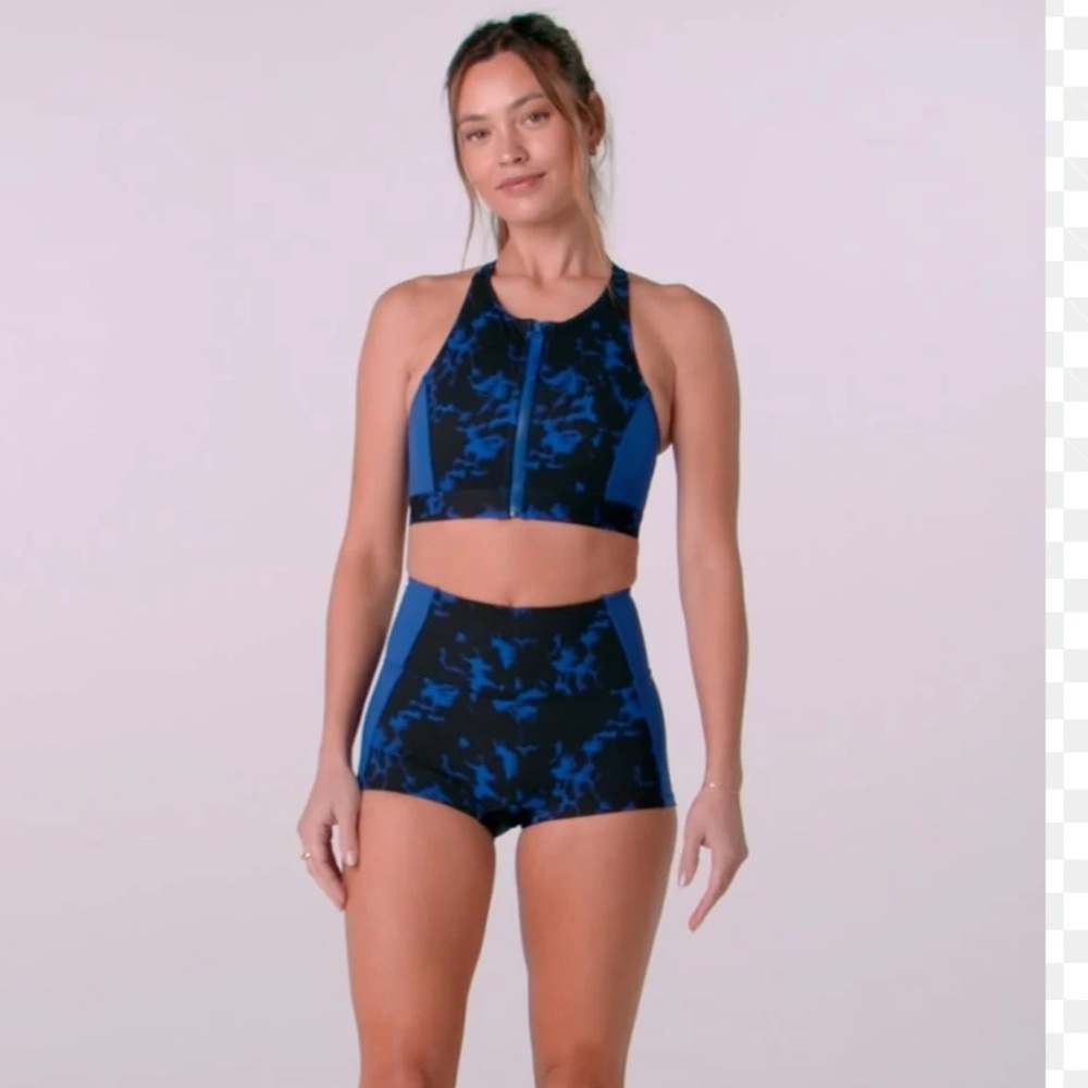 NWOT Fabletics High Tide zip front boyshort swimsuit Medium